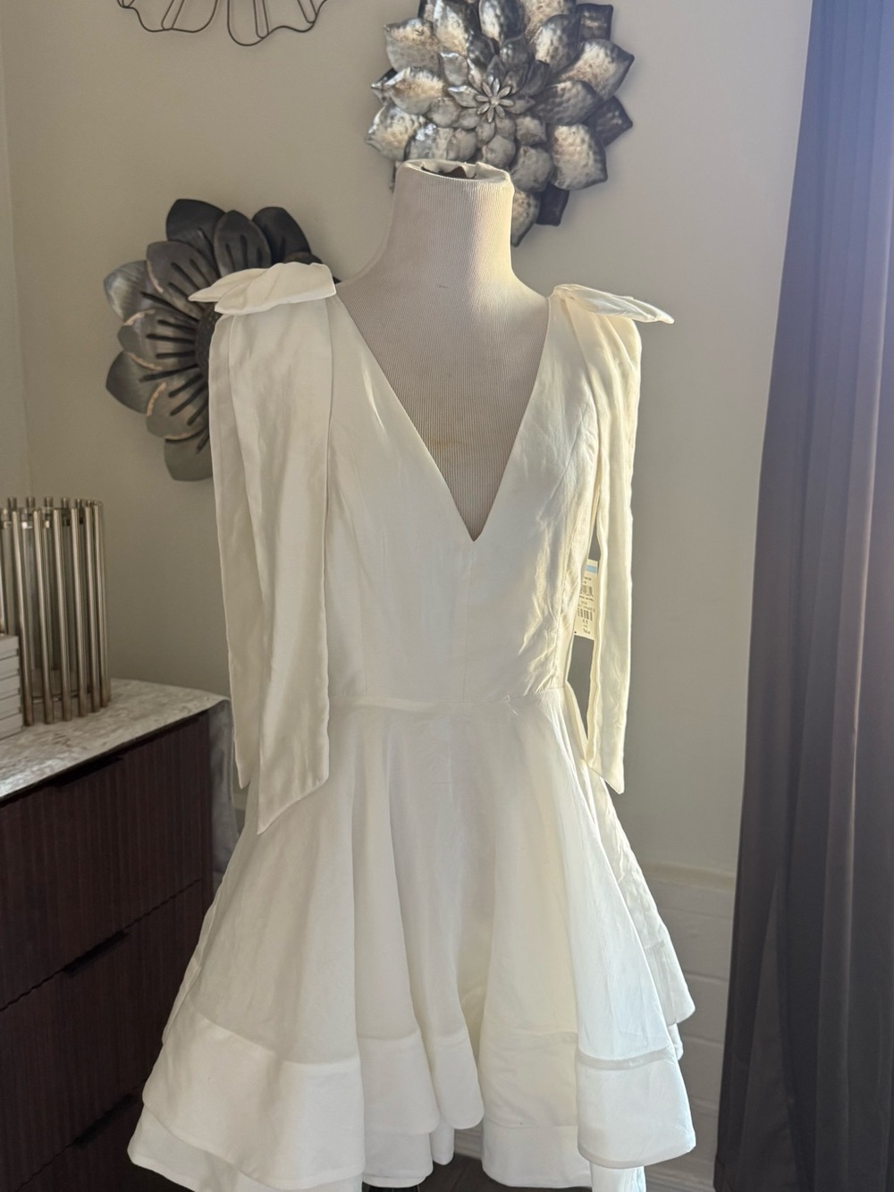 ELLIATT White V-Neck A-Line Dress with Bow Detail